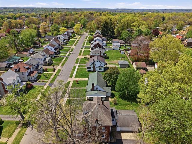 221 E Edgewood Avenue, New Castle, PA 16105