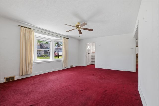 221 E Edgewood Avenue, New Castle, PA 16105