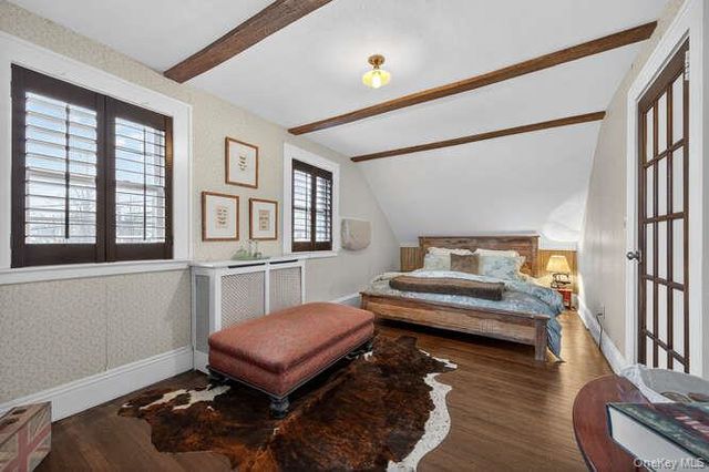 28 Jane Street, Roslyn Heights, NY 11577