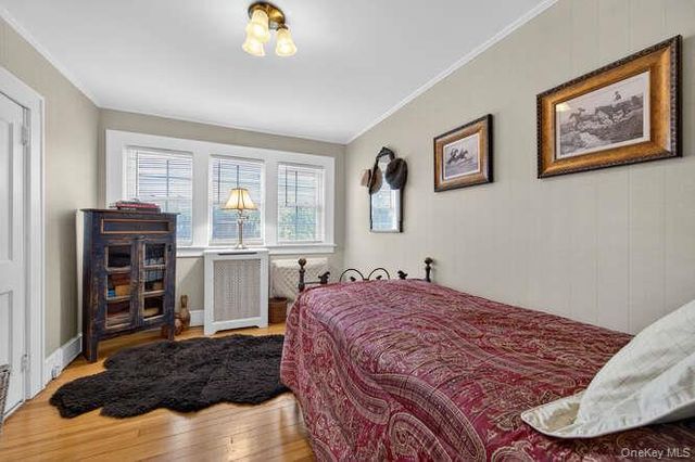 28 Jane Street, Roslyn Heights, NY 11577