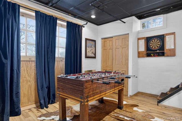 28 Jane Street, Roslyn Heights, NY 11577