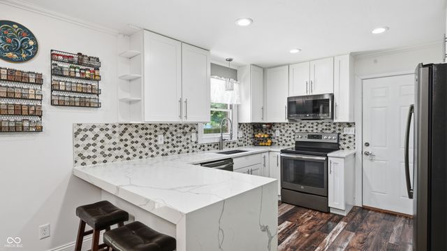 7608 W Mockingbird Court, Fairland, IN 46126