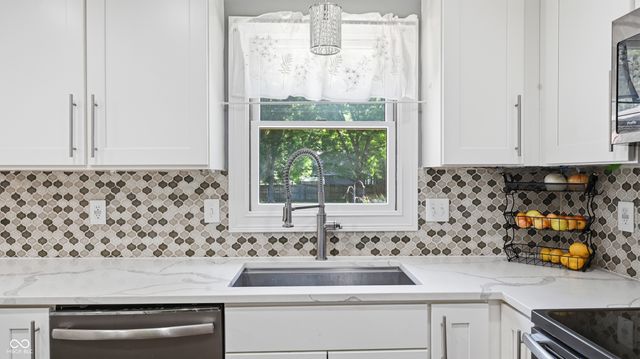 7608 W Mockingbird Court, Fairland, IN 46126