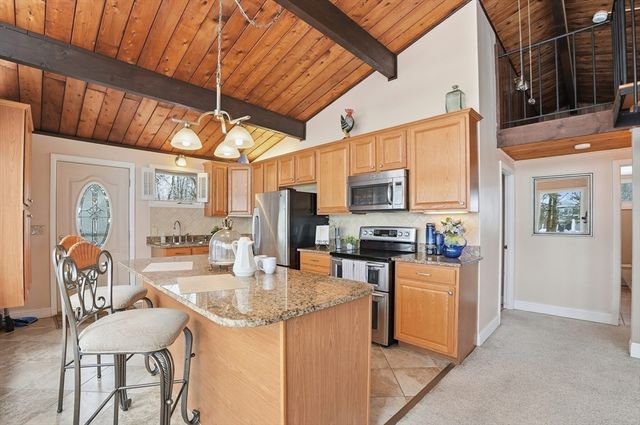 6 Jessie Lane, Berkley, MA 02779