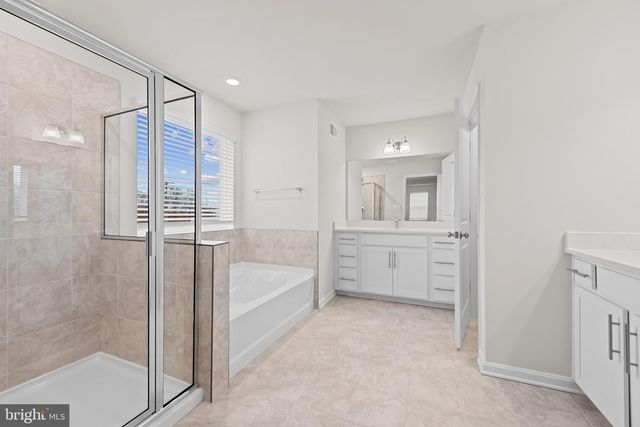 8120 CYPRESS POINT DR, Rosedale, MD 21237