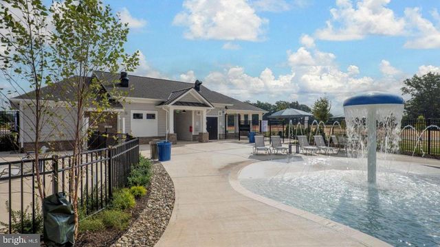 8120 CYPRESS POINT DR, Rosedale, MD 21237