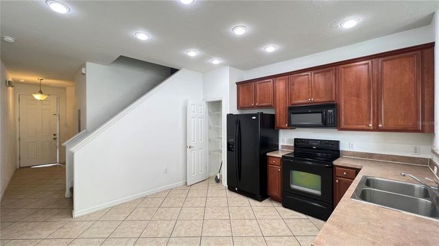 5215 PARADISE CAY CIRCLE, Kissimmee, FL 34746