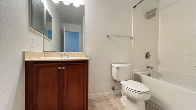 5215 PARADISE CAY CIRCLE, Kissimmee, FL 34746