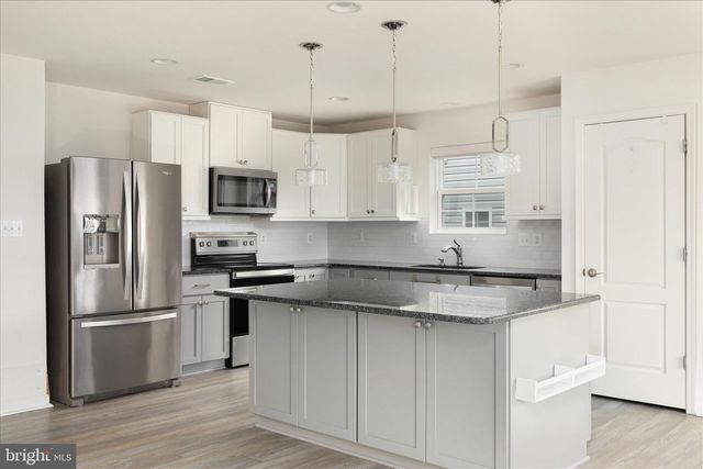 250 STAGER AVE, Falling Waters, WV 25419