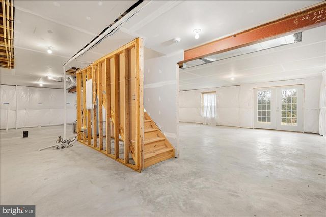 250 STAGER AVE, Falling Waters, WV 25419