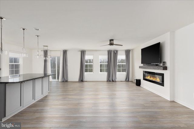 250 STAGER AVE, Falling Waters, WV 25419