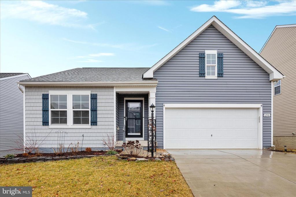 250 STAGER AVE, Falling Waters, WV 25419