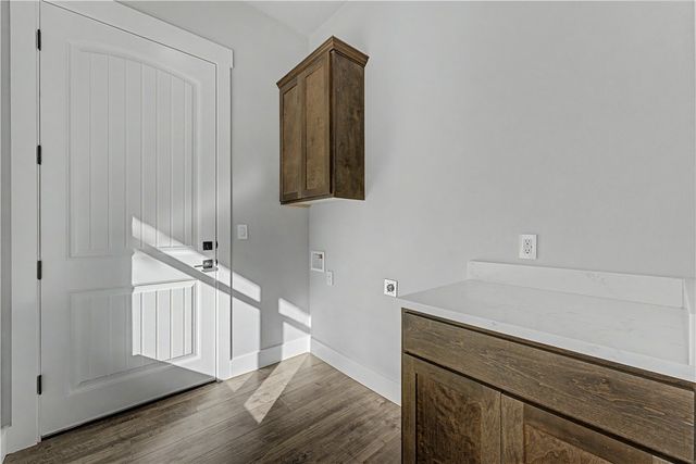 6 Orchiltree Lane, Bella Vista, AR 72715
