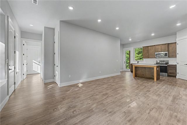 6 Orchiltree Lane, Bella Vista, AR 72715