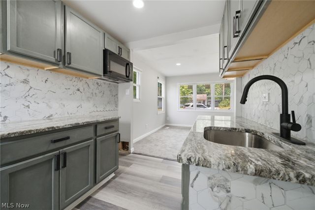 1975 Rookwood Road, Cleveland, OH 44112