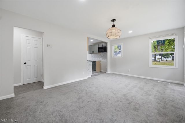 1975 Rookwood Road, Cleveland, OH 44112