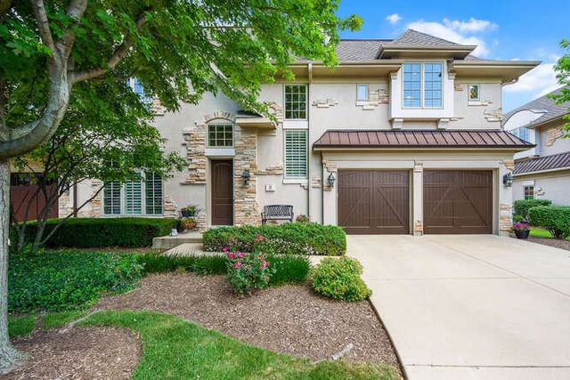8 Willowcrest Drive, Oak Brook, IL 60523