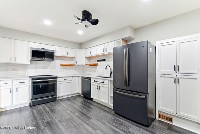 8505 Moody Rd, Louisville, KY 40219