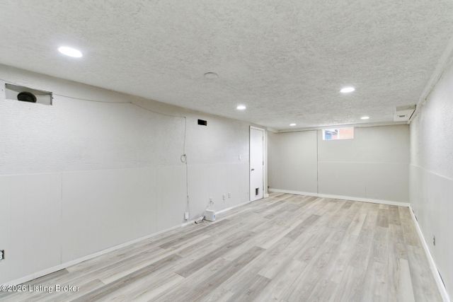8505 Moody Rd, Louisville, KY 40219