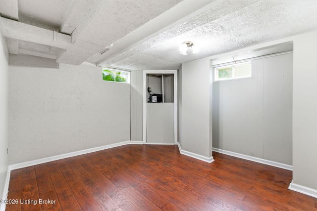 8505 Moody Rd, Louisville, KY 40219