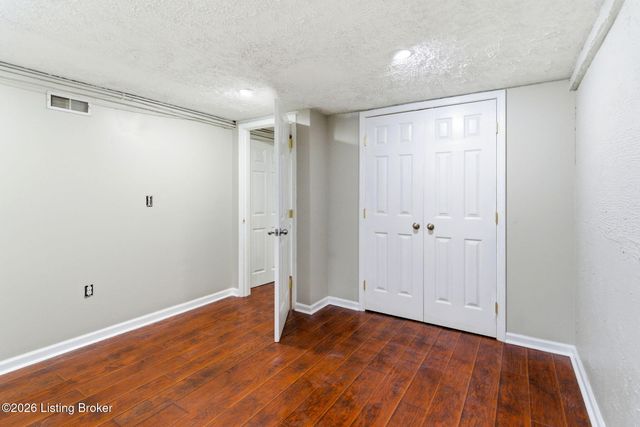 8505 Moody Rd, Louisville, KY 40219