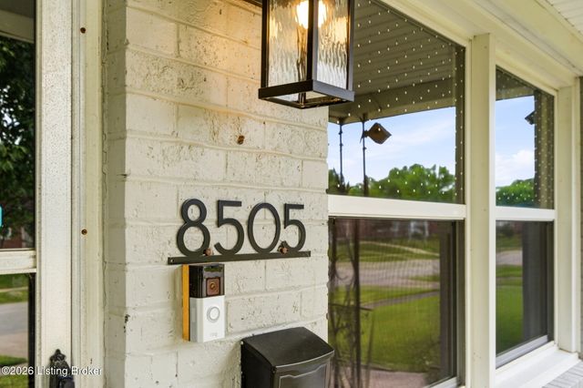 8505 Moody Rd, Louisville, KY 40219