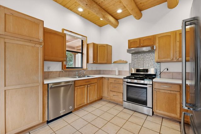 7 Bonito Court, Santa Fe, NM 87508