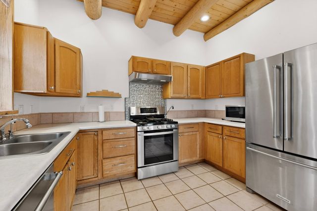 7 Bonito Court, Santa Fe, NM 87508