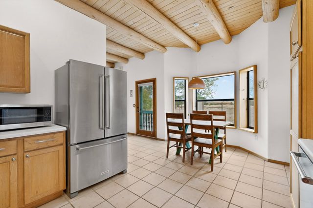 7 Bonito Court, Santa Fe, NM 87508