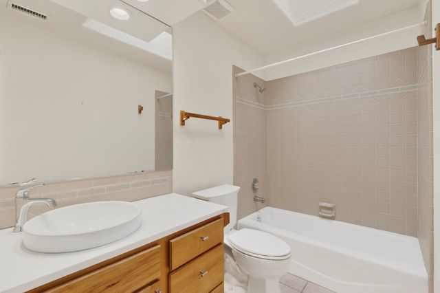 7 Bonito Court, Santa Fe, NM 87508