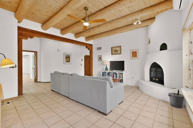 7 Bonito Court, Santa Fe, NM 87508