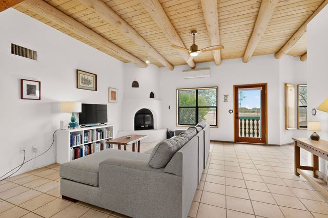 7 Bonito Court, Santa Fe, NM 87508