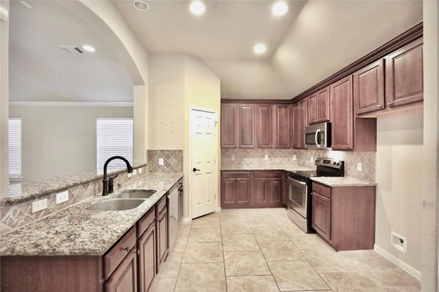 24919 Lakecrest Manor Drive, Katy, TX 77493