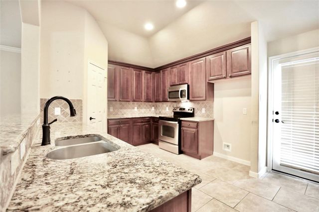 24919 Lakecrest Manor Drive, Katy, TX 77493