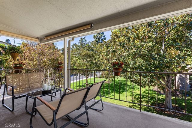 57 Calle Cadiz O, Laguna Woods, CA 92637