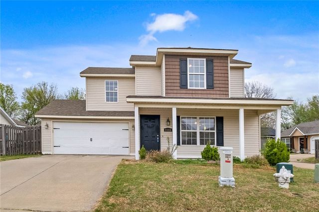 4440 W Pecan Street, Fayetteville, AR 72704