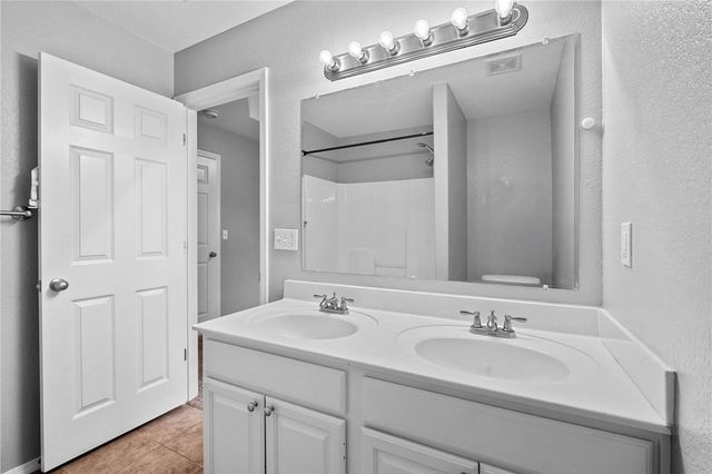 4440 W Pecan Street, Fayetteville, AR 72704