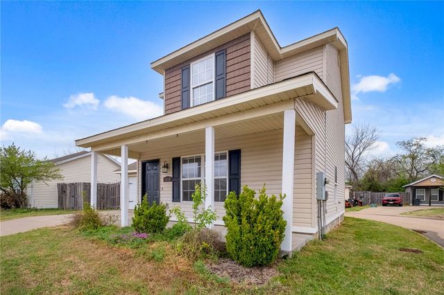 4440 W Pecan Street, Fayetteville, AR 72704
