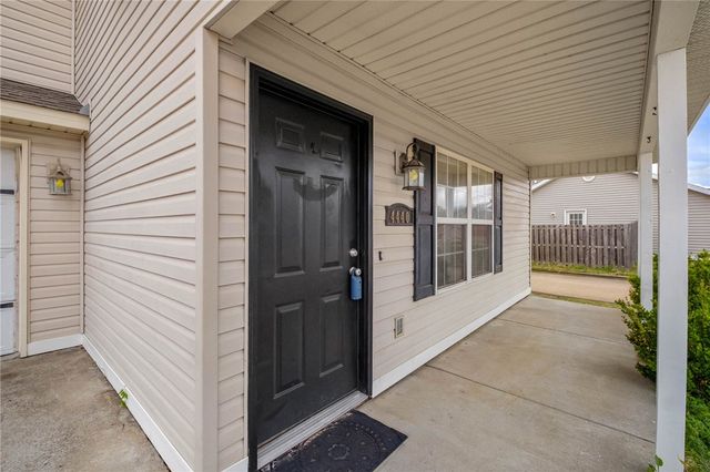 4440 W Pecan Street, Fayetteville, AR 72704