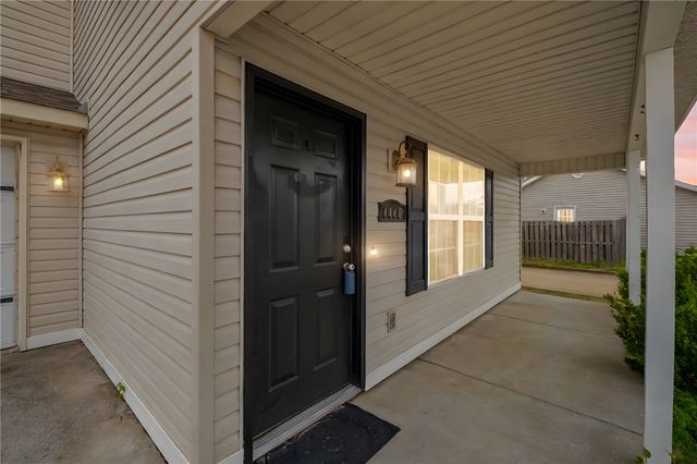 4440 W Pecan Street, Fayetteville, AR 72704