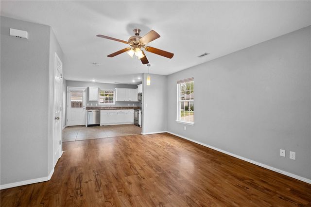4440 W Pecan Street, Fayetteville, AR 72704