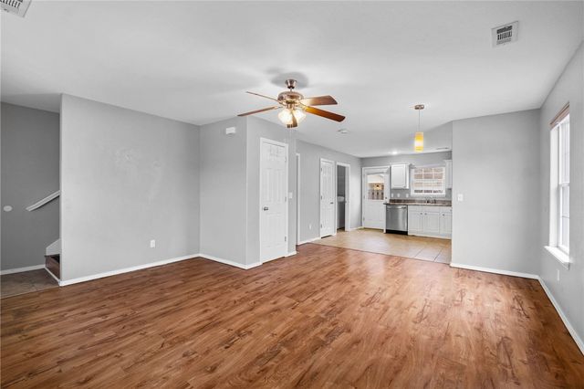 4440 W Pecan Street, Fayetteville, AR 72704
