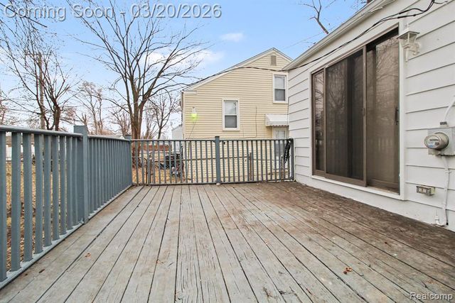 2170 Michigan Blvd, Lincoln Park, MI 48146