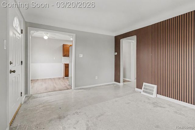 2170 Michigan Blvd, Lincoln Park, MI 48146