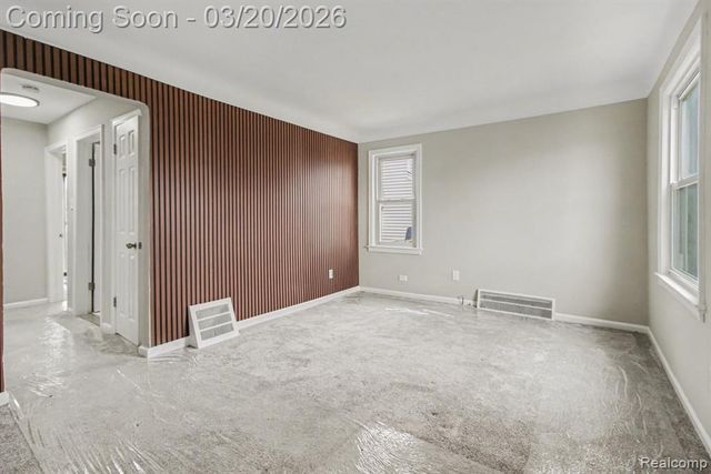 2170 Michigan Blvd, Lincoln Park, MI 48146