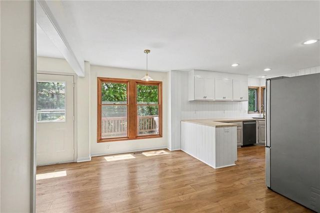 7106 N Holly Court, Kansas City, MO 64118