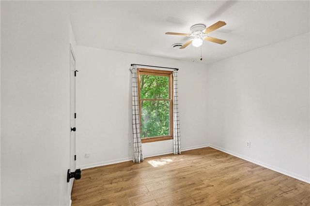 7106 N Holly Court, Kansas City, MO 64118