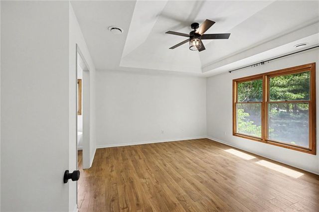 7106 N Holly Court, Kansas City, MO 64118