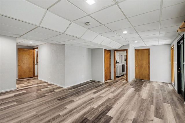 7106 N Holly Court, Kansas City, MO 64118