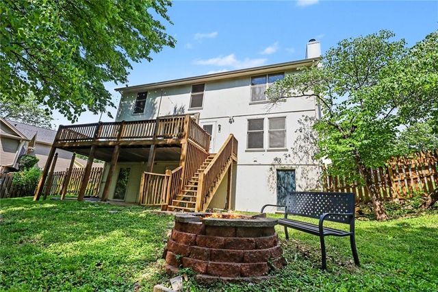 7106 N Holly Court, Kansas City, MO 64118